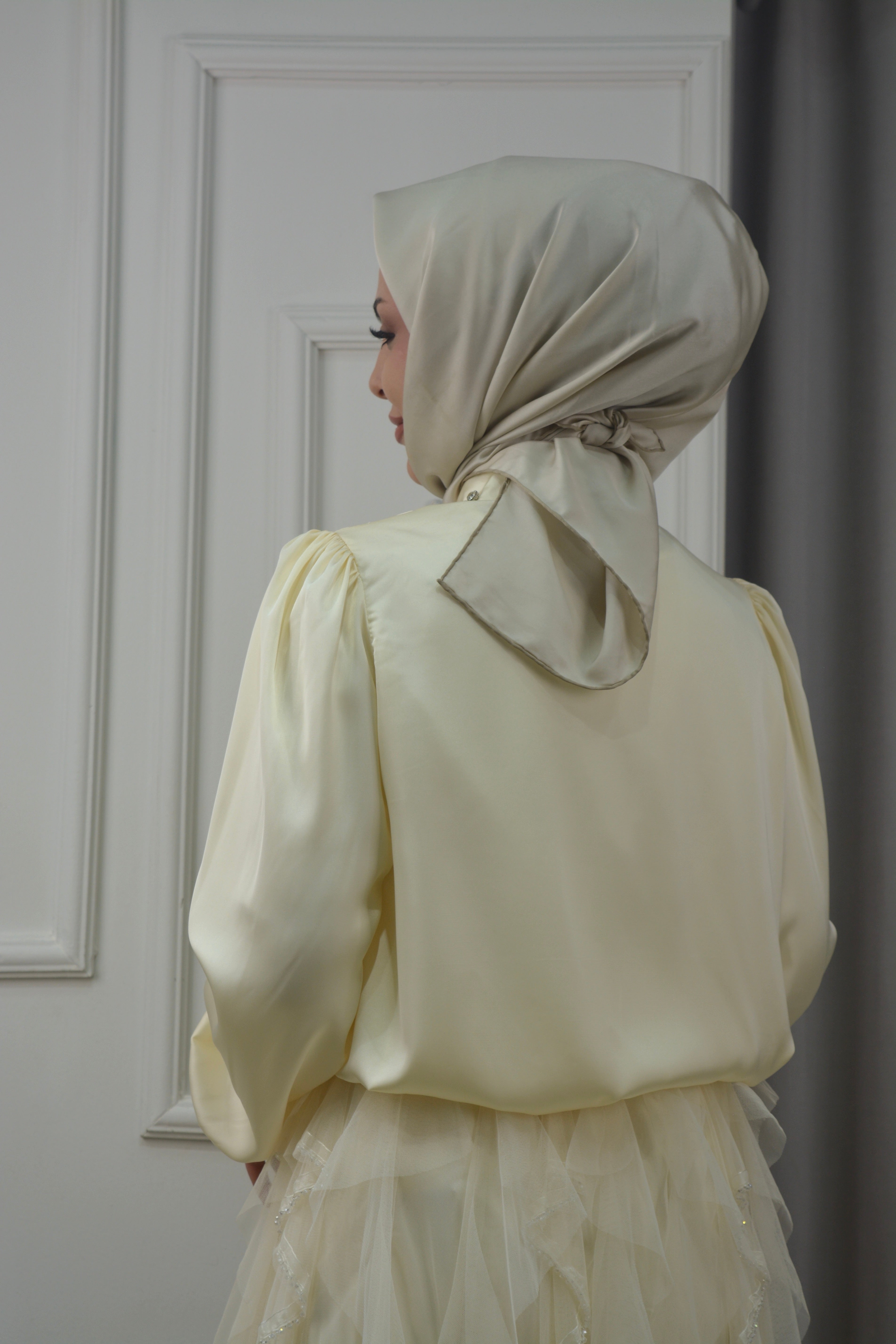 İŞLEMELİ TASARIM GÖMLEK