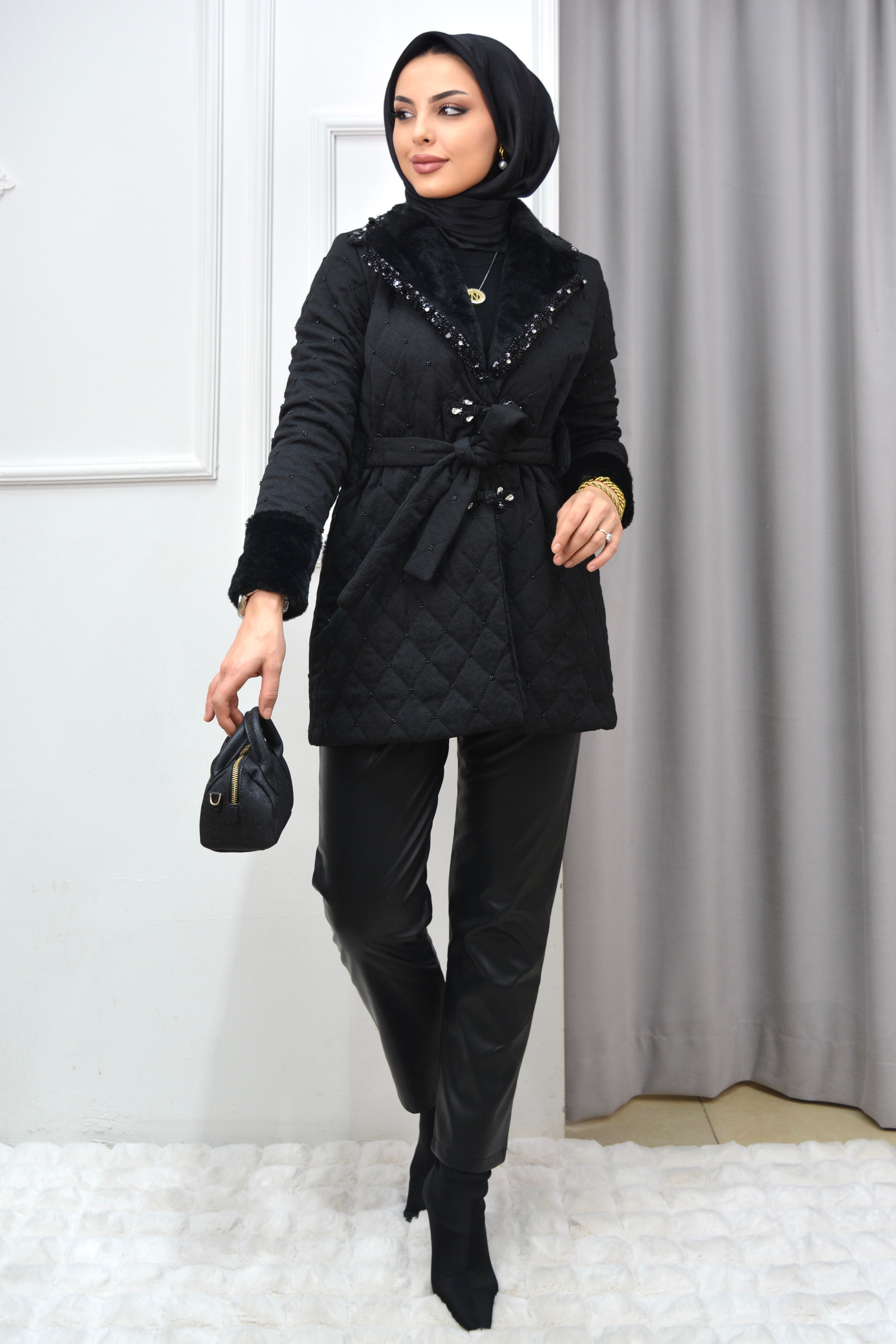 İNCİ KABAN - SİYAH