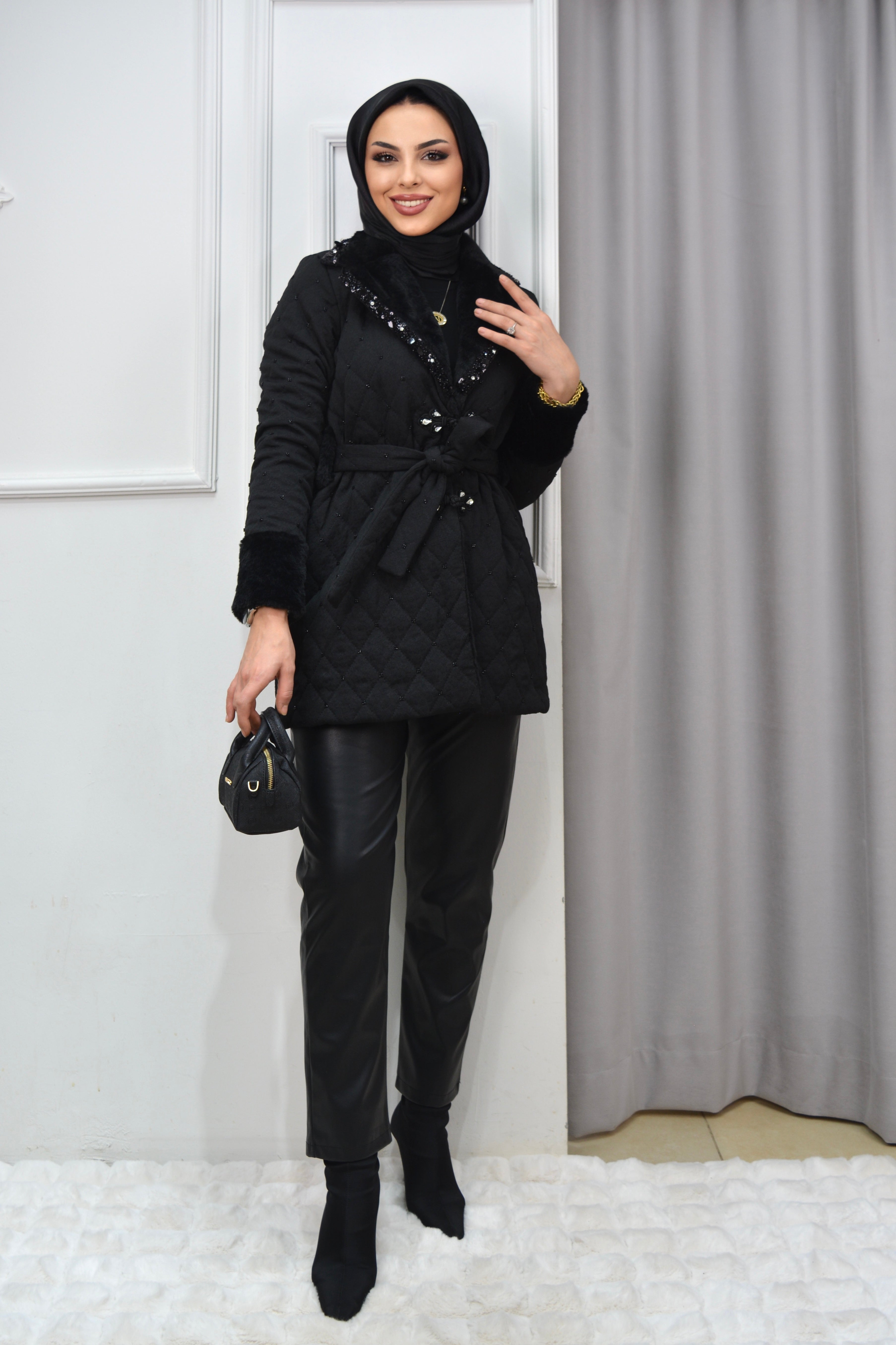 İNCİ KABAN - SİYAH