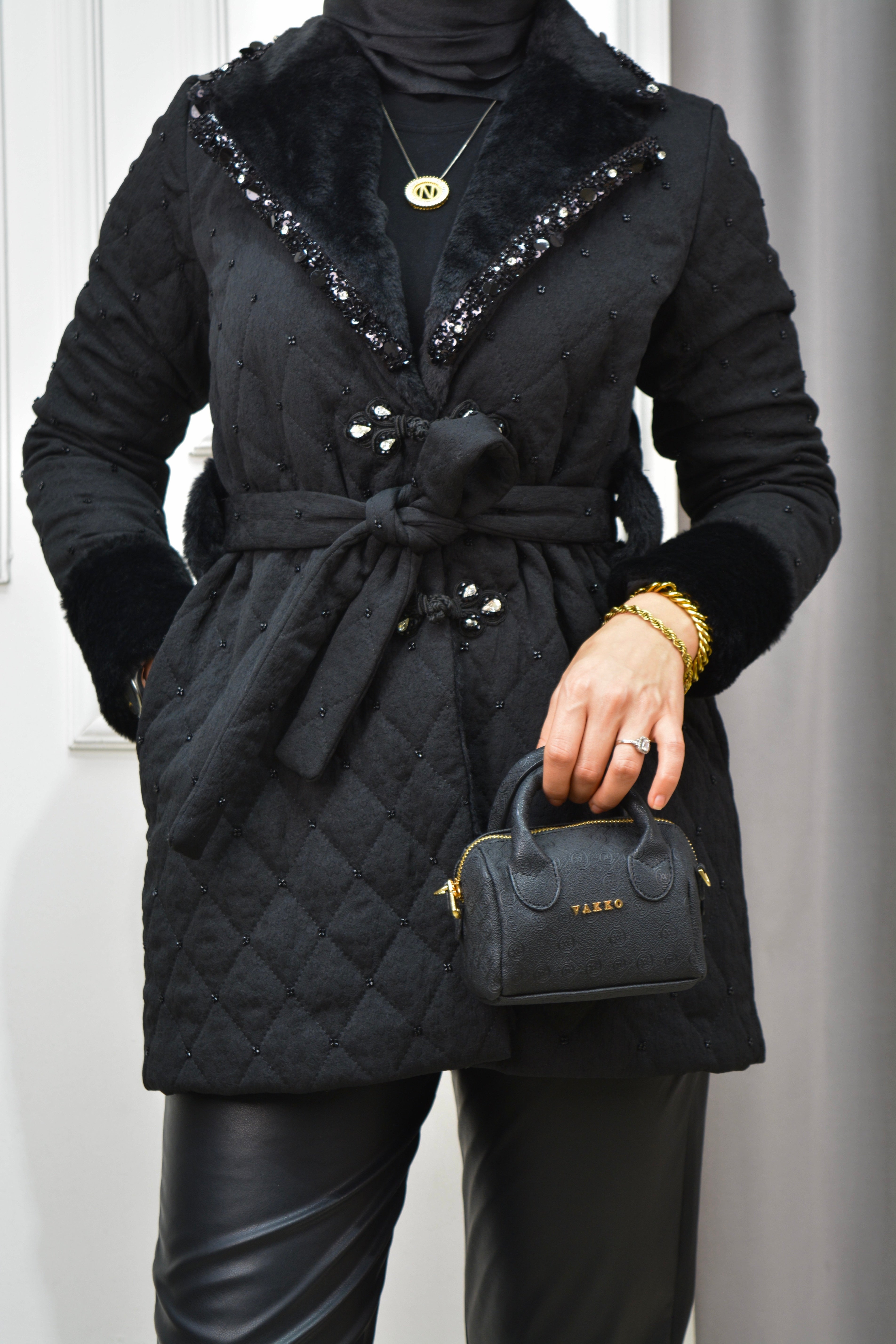 İNCİ KABAN - SİYAH