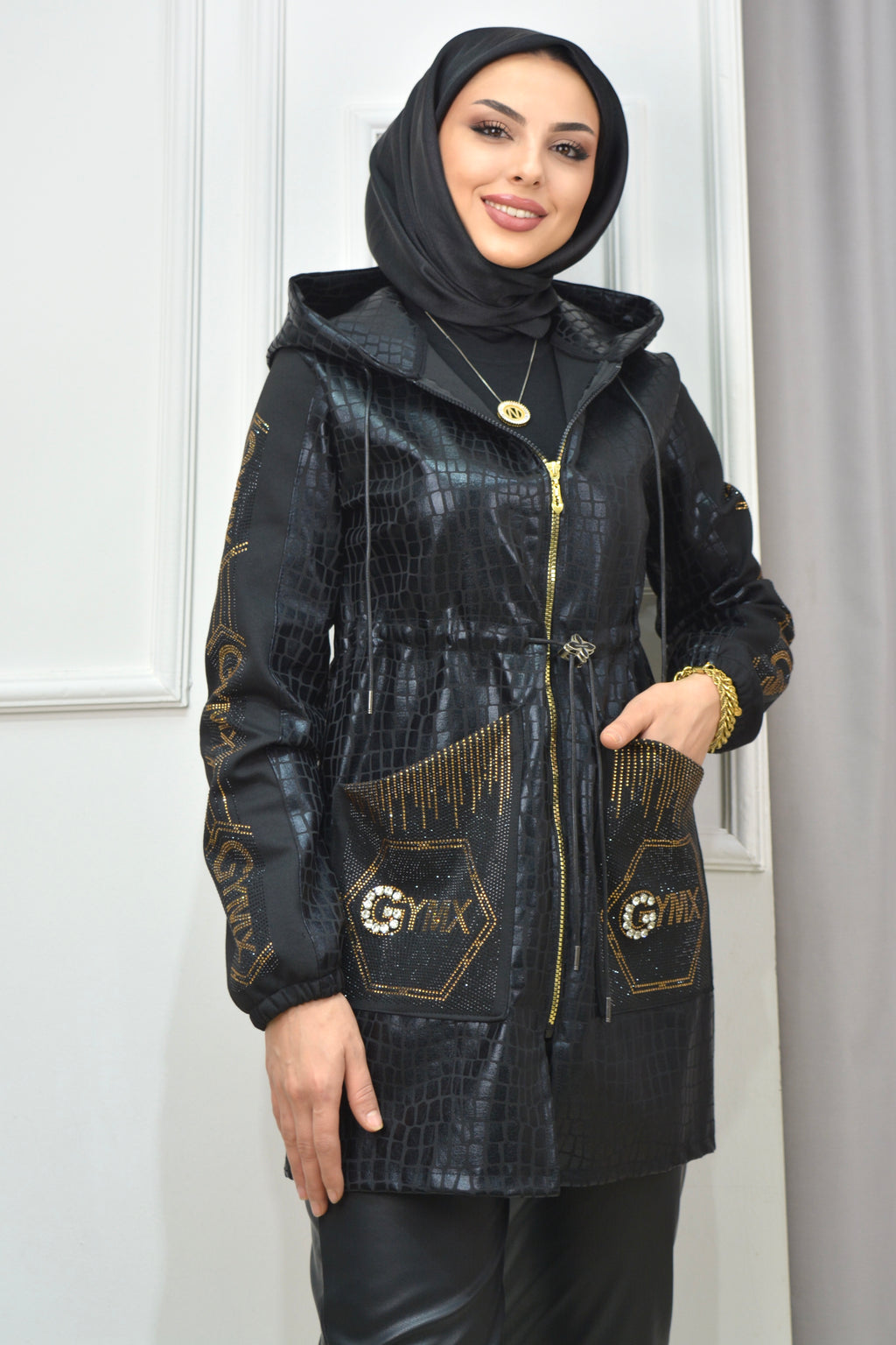 TAŞ DETAYLI KAPÜŞONLU CEKET