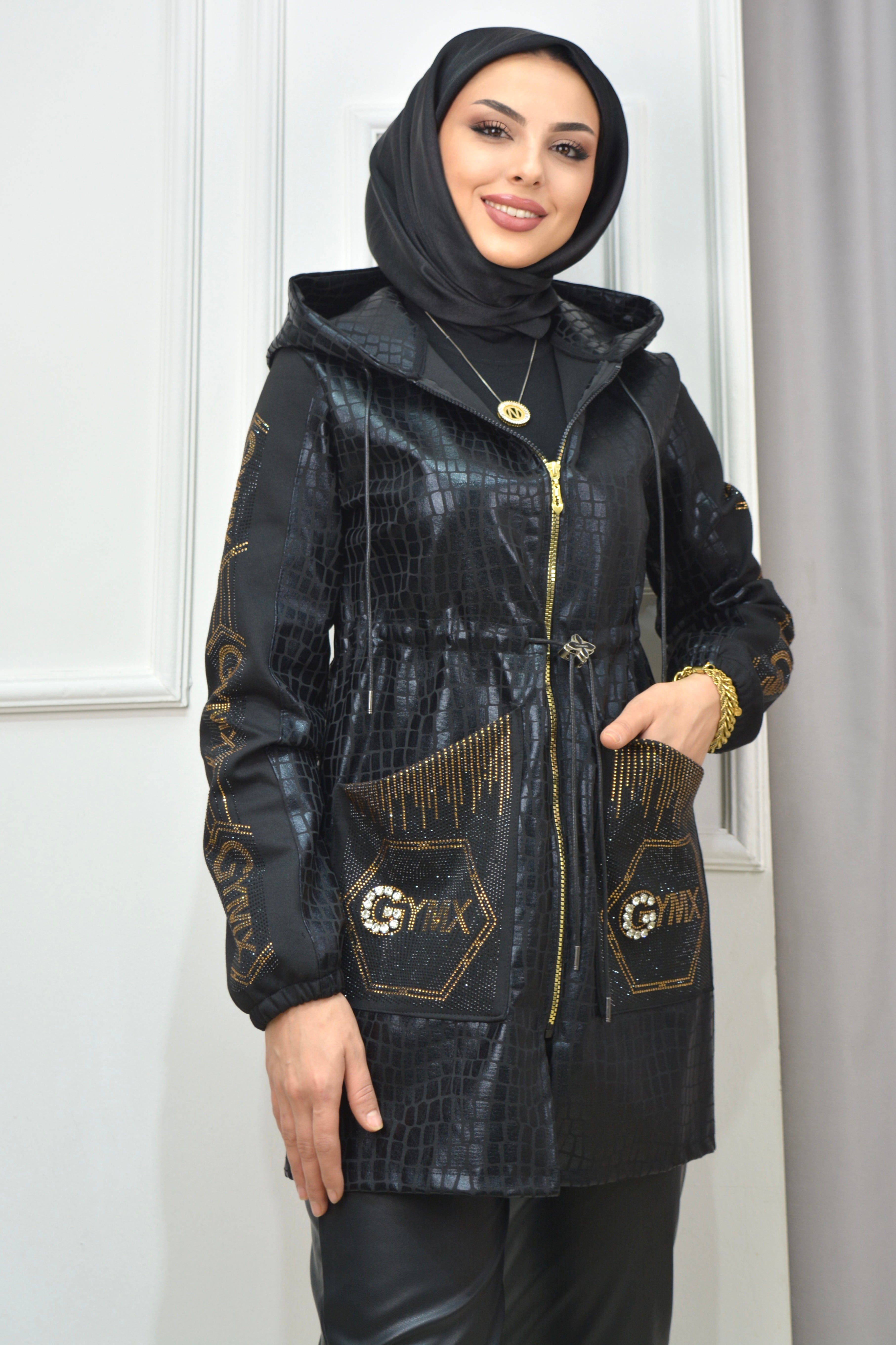 TAŞ DETAYLI KAPÜŞONLU CEKET