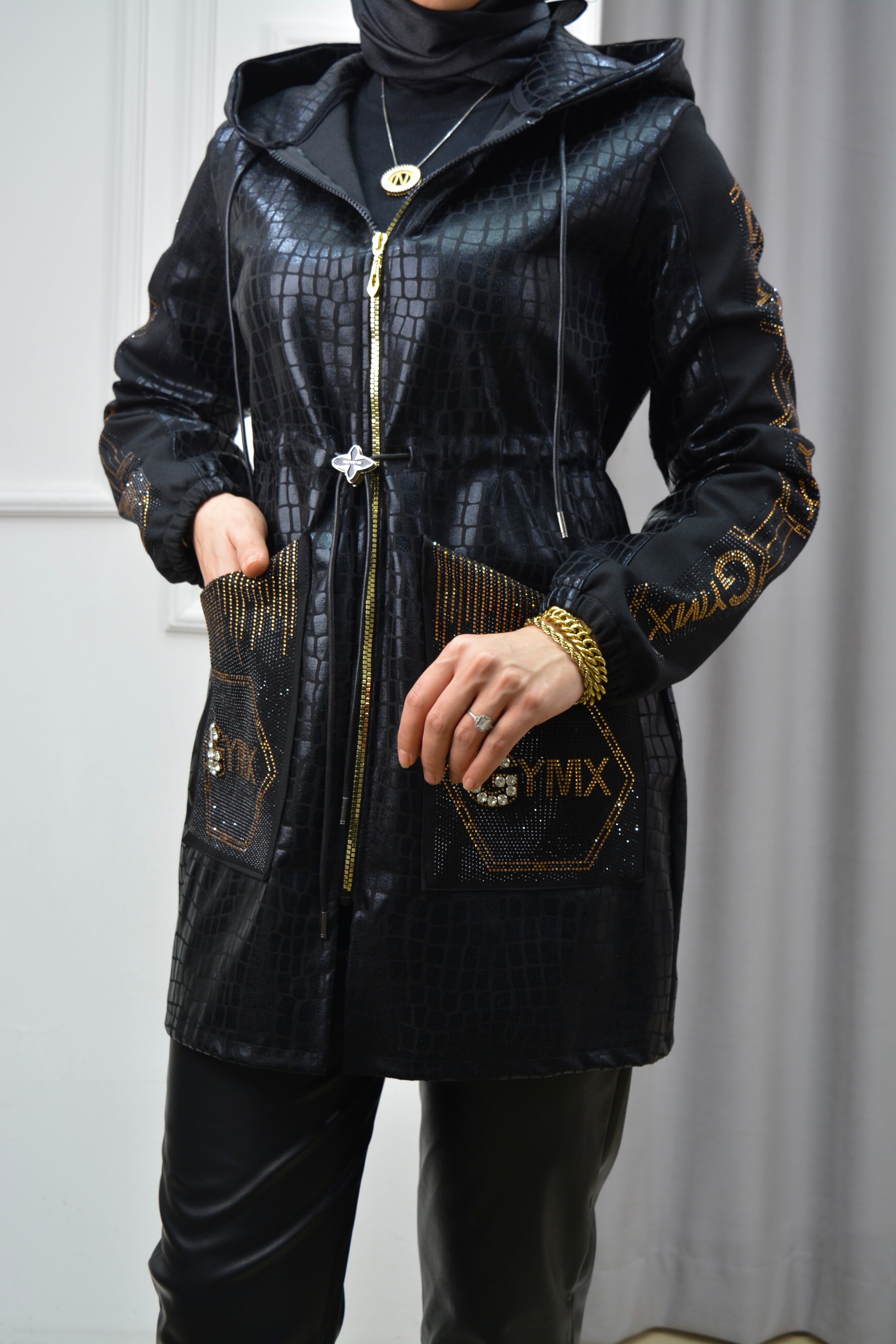 TAŞ DETAYLI KAPÜŞONLU CEKET