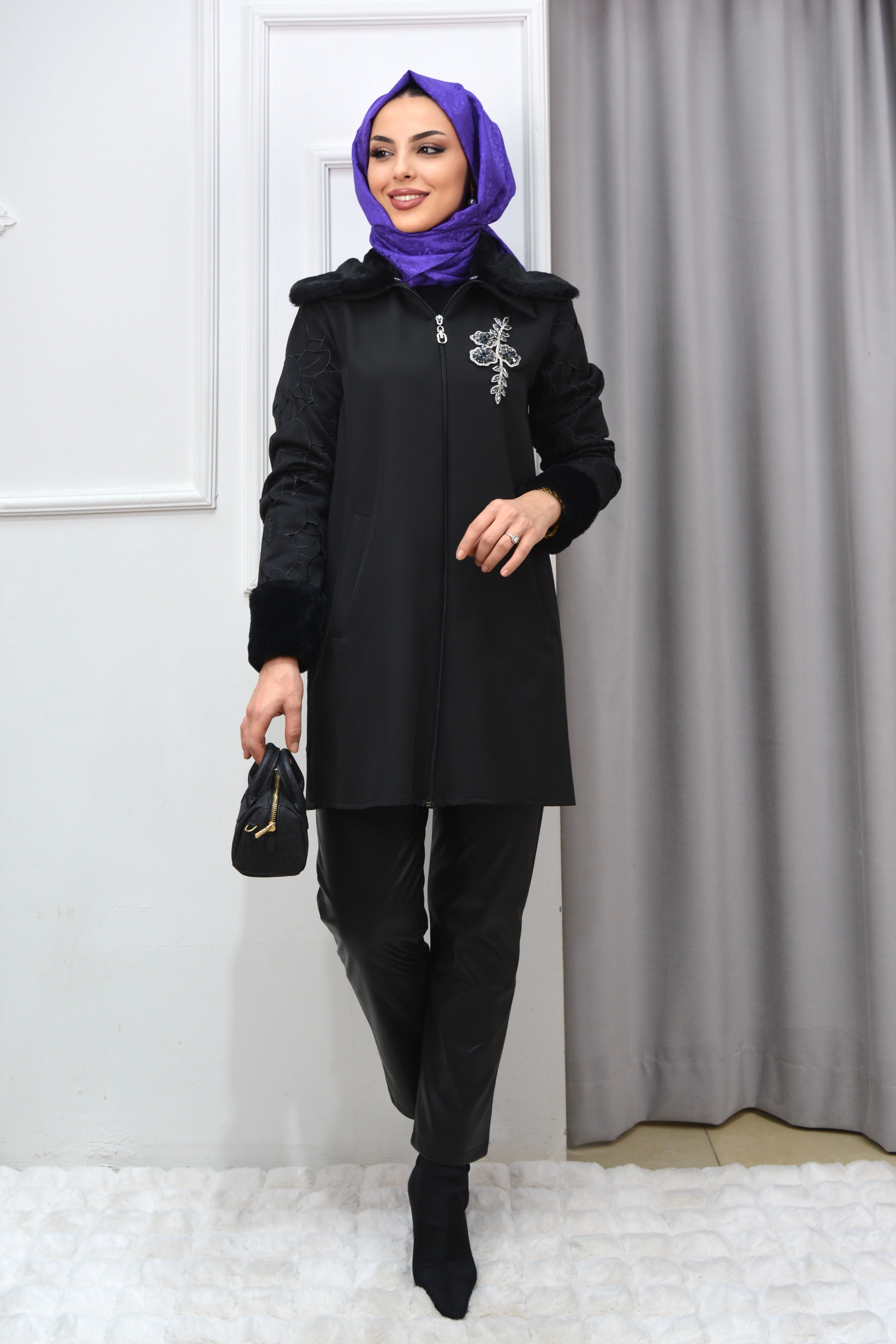 KÜRK YAKALI SİYAH CEKET