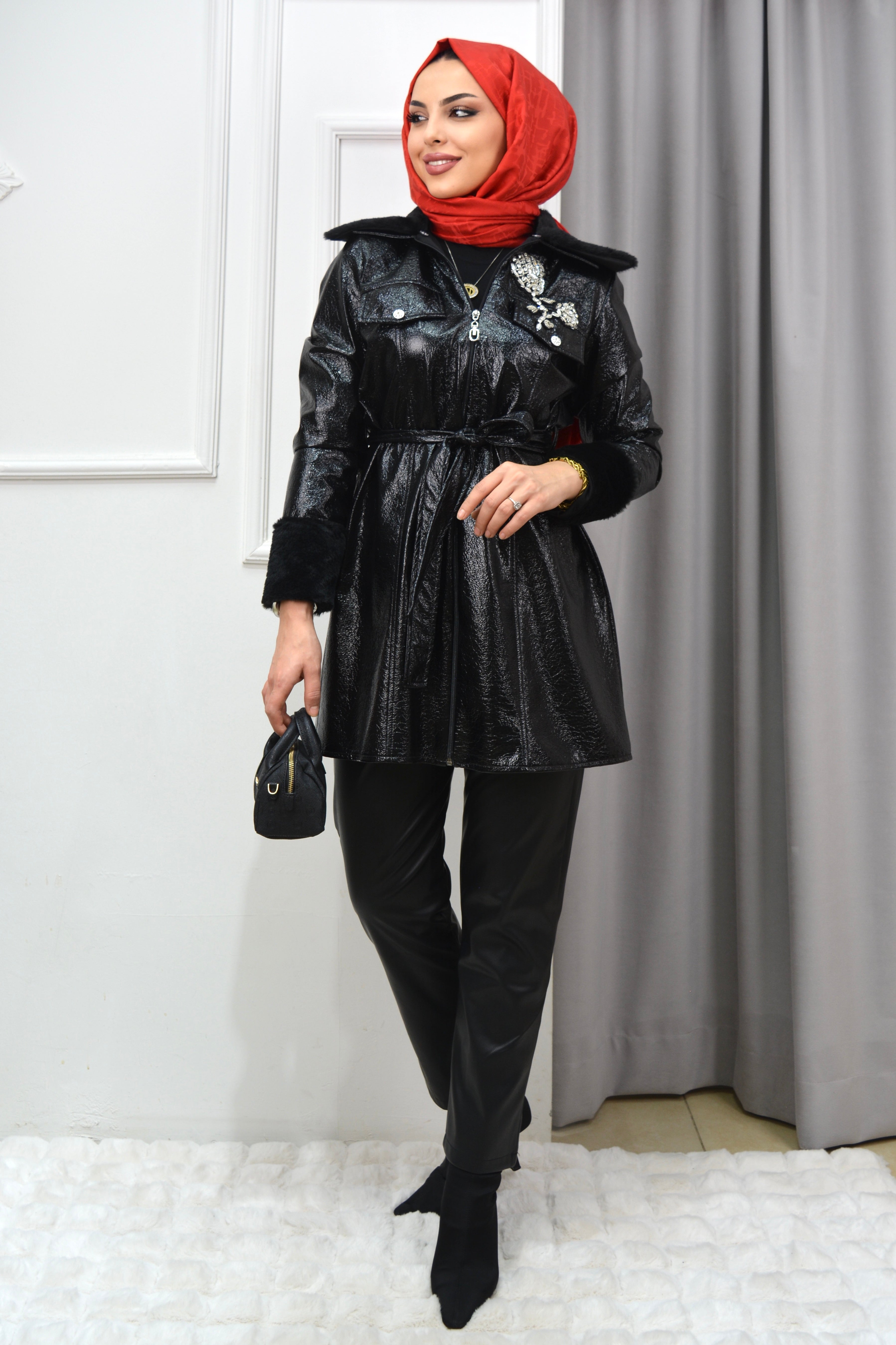 TAŞ  DETAYLI KÜRK YAKALI CEKET - SİYAH