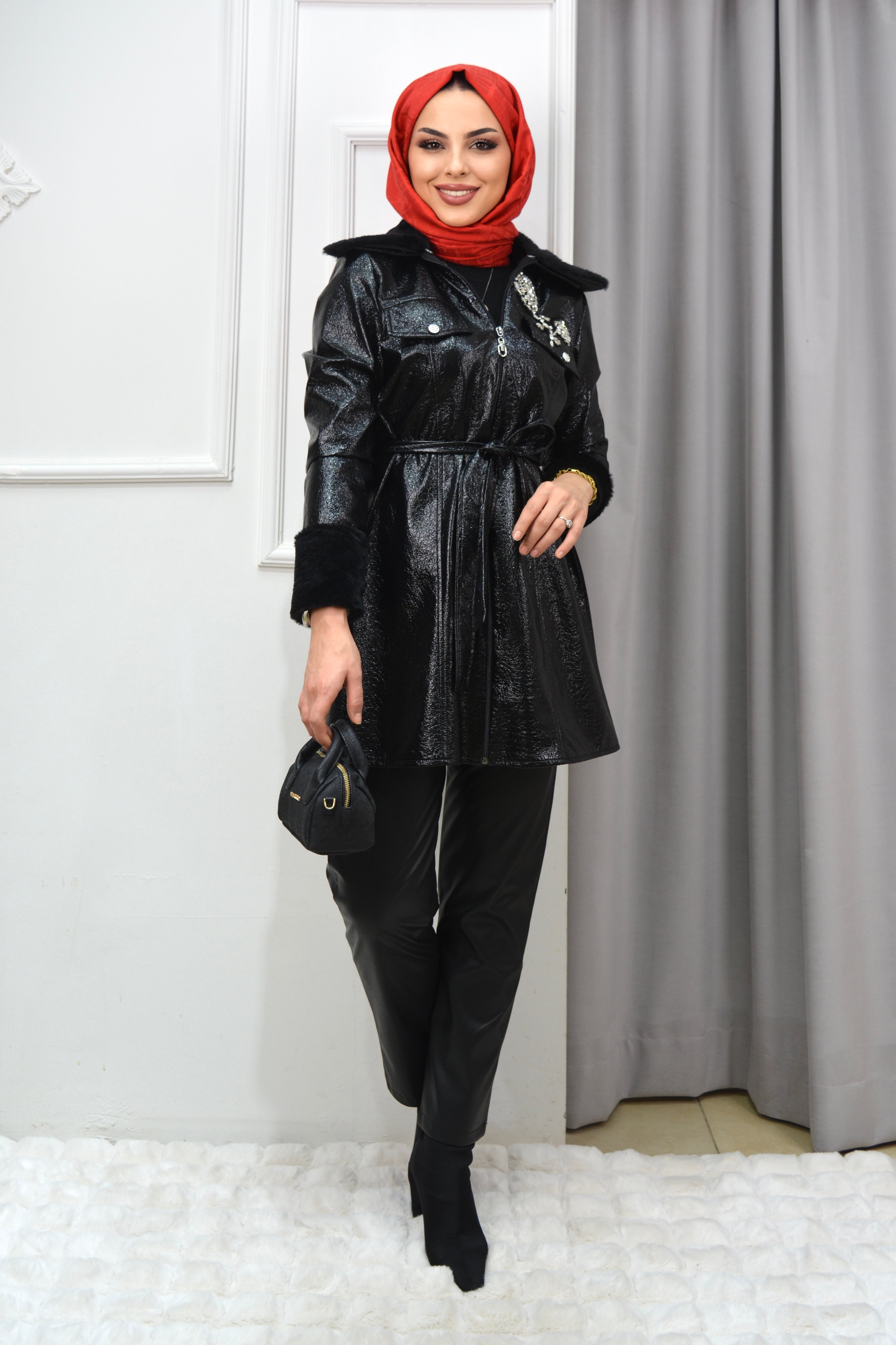 TAŞ  DETAYLI KÜRK YAKALI CEKET - SİYAH