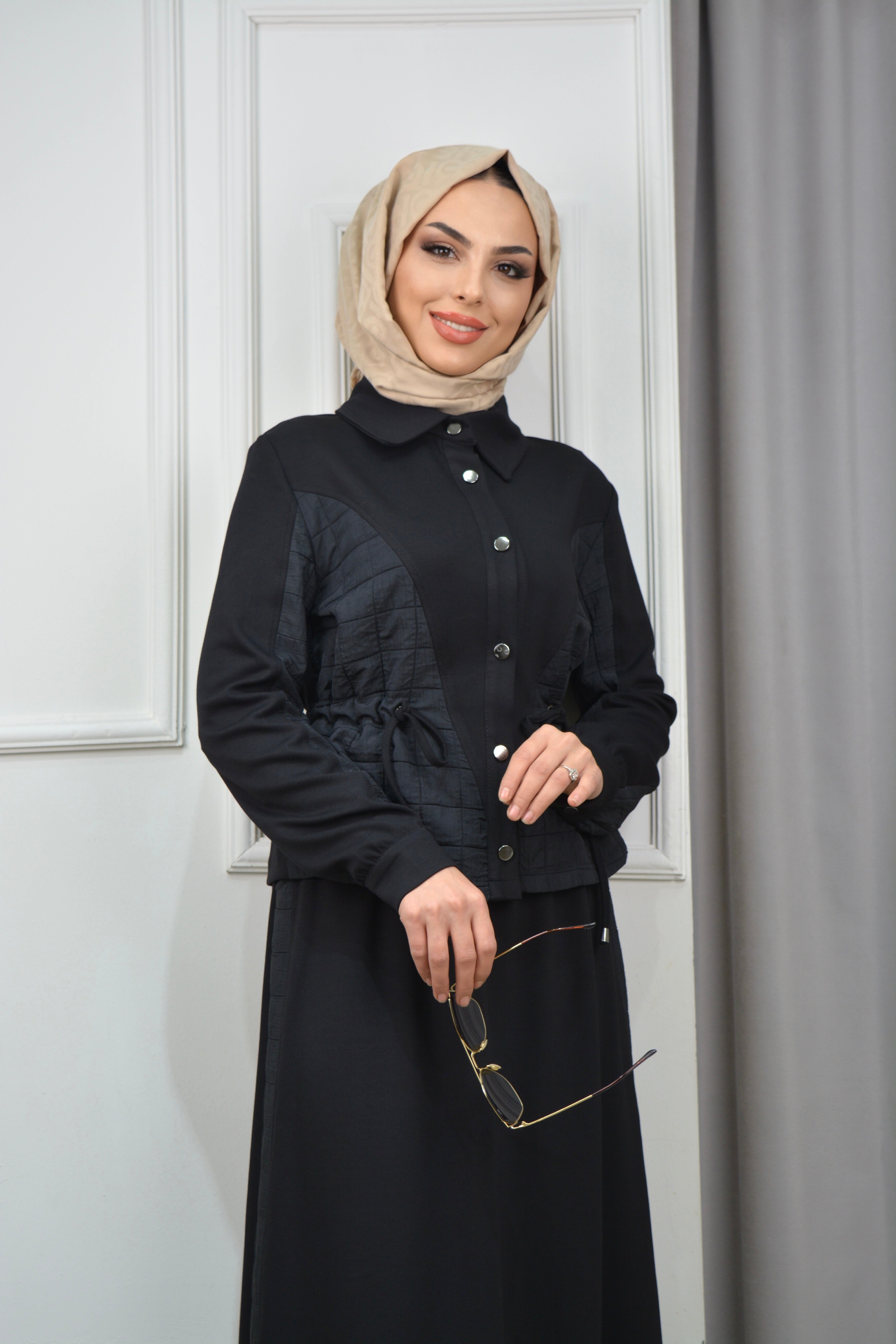 KAPİTONE ETEKLİ TAKIM - SİYAH