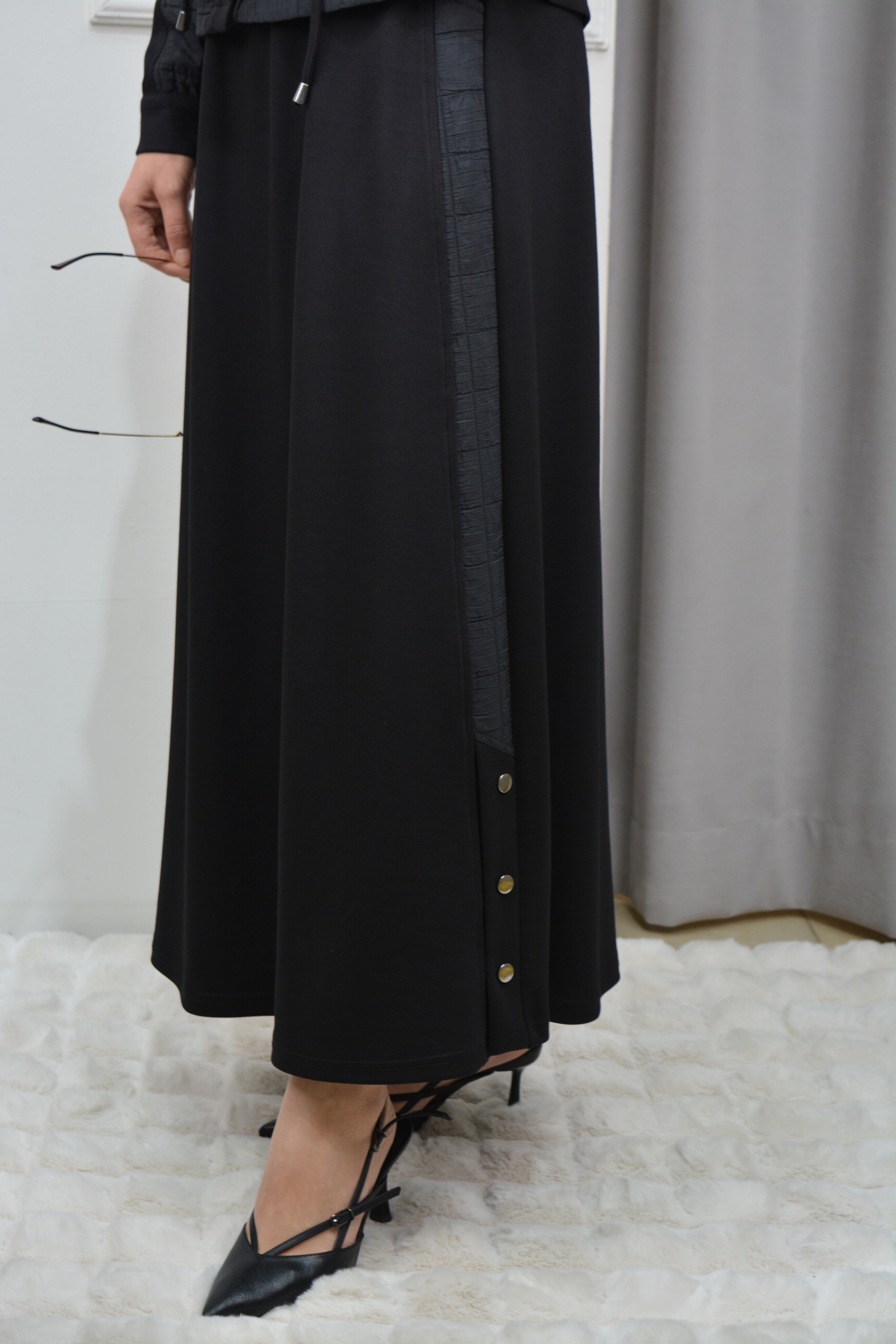 KAPİTONE ETEKLİ TAKIM - SİYAH