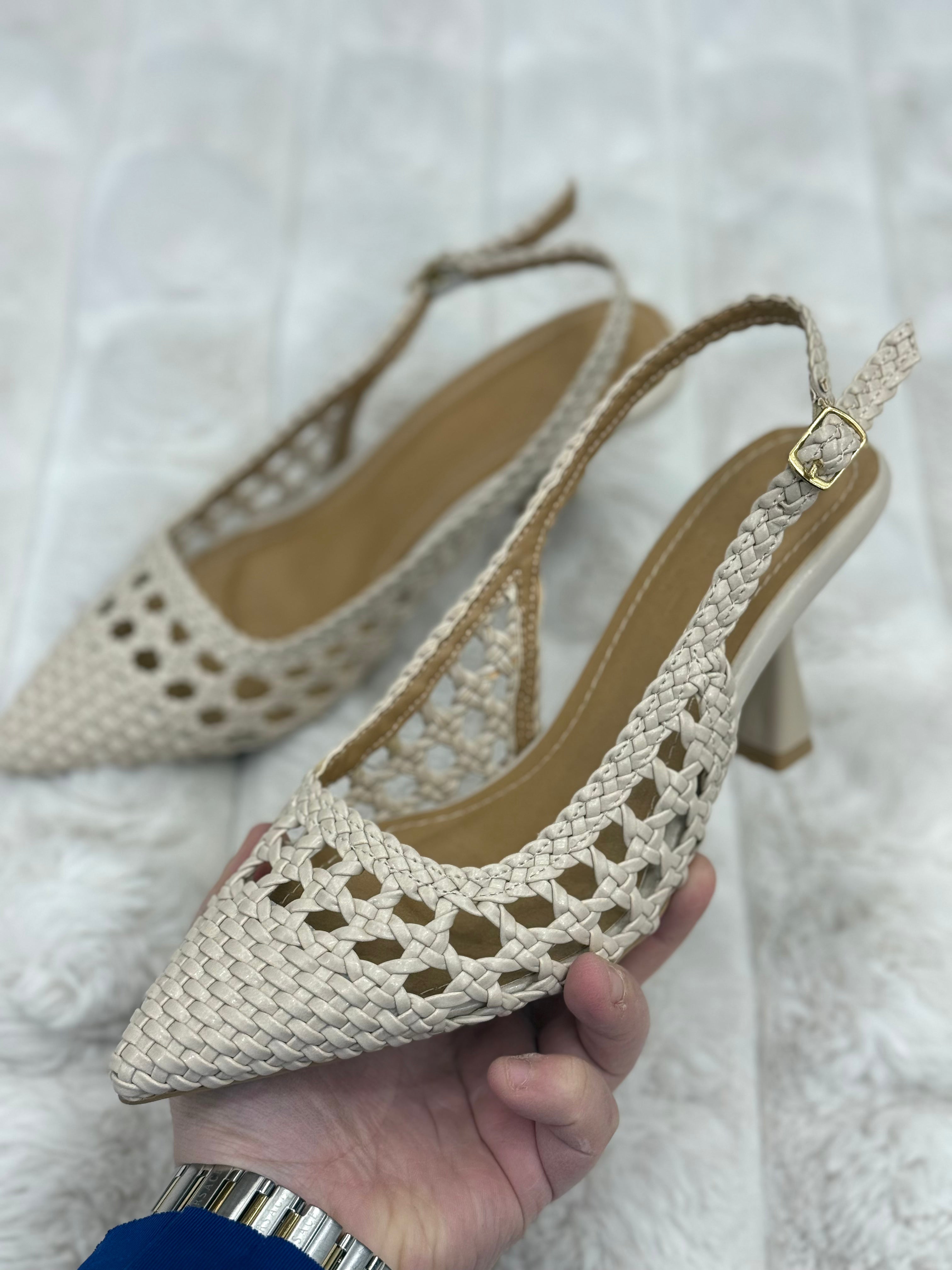 ÖRGÜ TOPUKLU AYAKKABI- BEJ