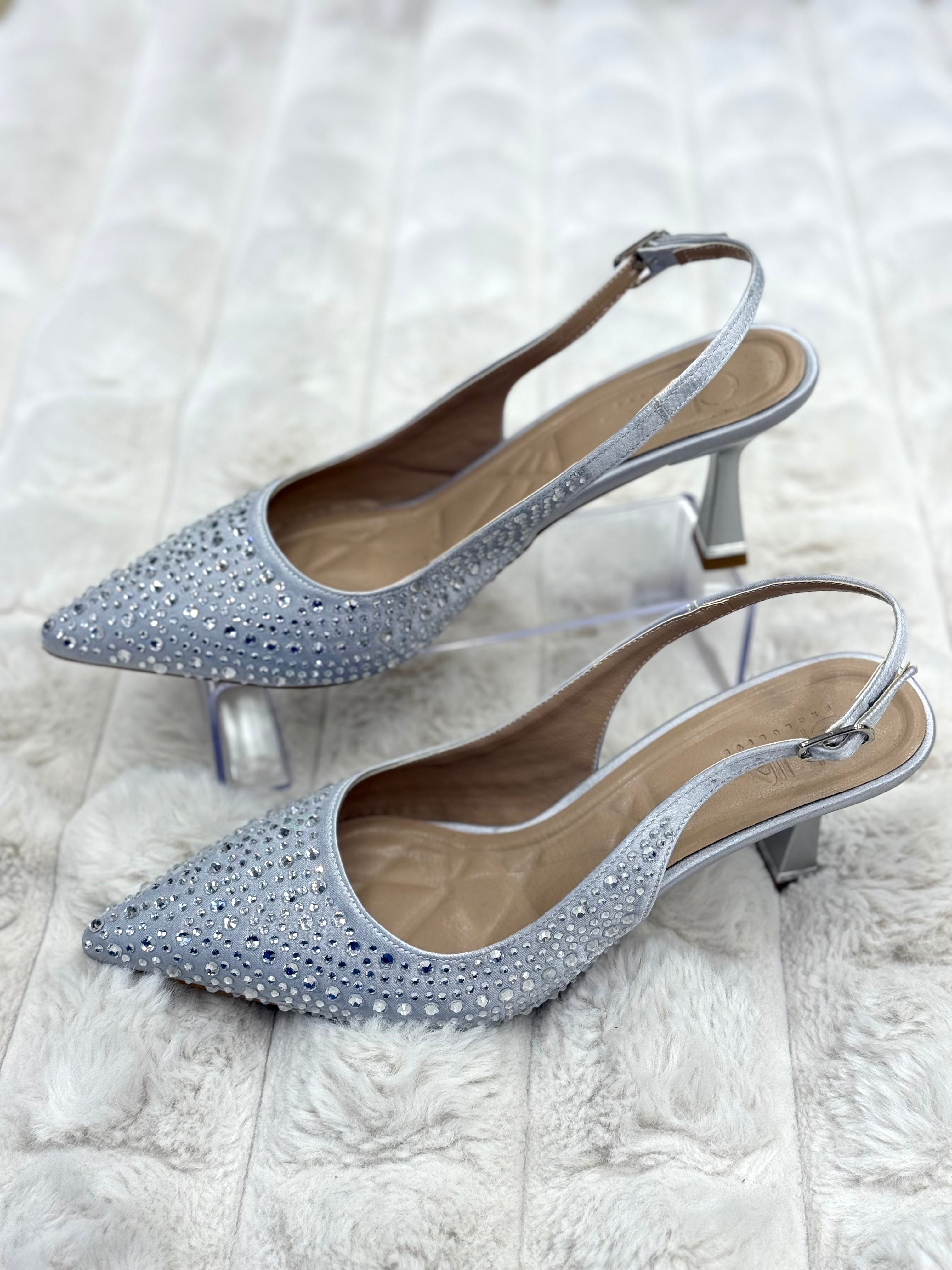 TAŞLI AYAKKABI - GÜMÜŞ