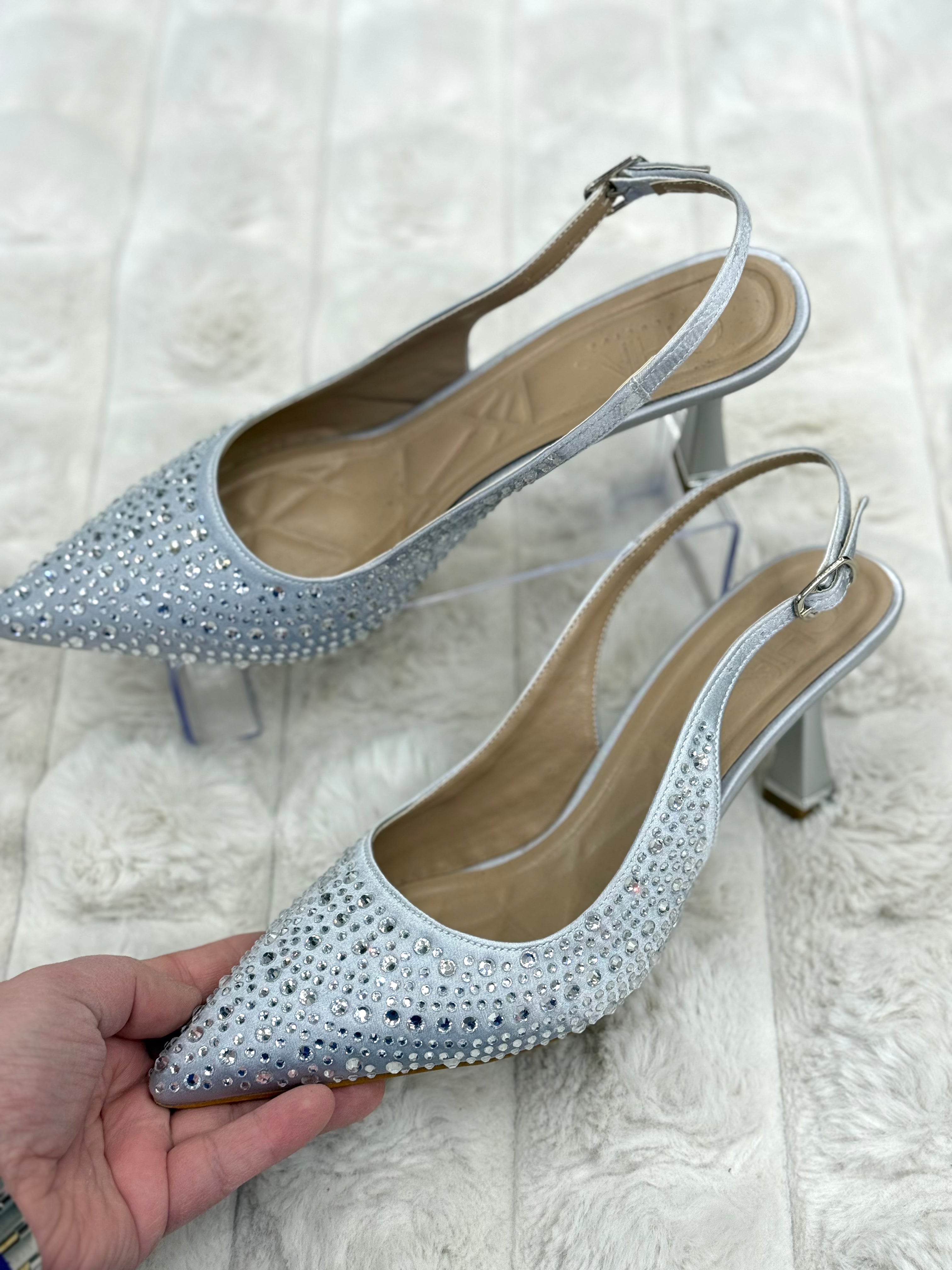 TAŞLI AYAKKABI - GÜMÜŞ