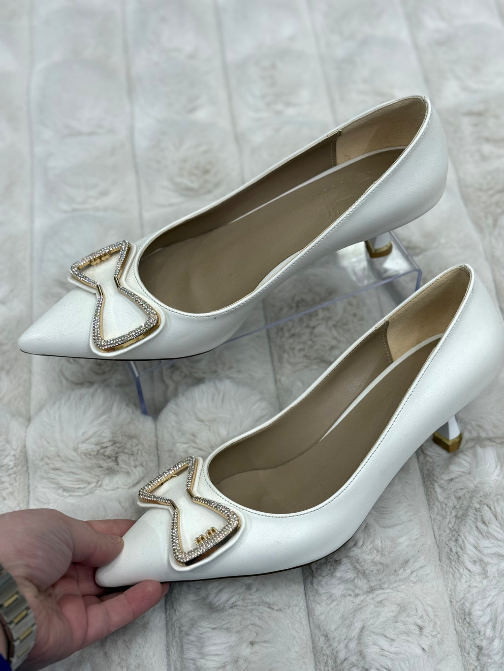 KELEBEKLİ TOPUKLU AYAKKABI-EKRU